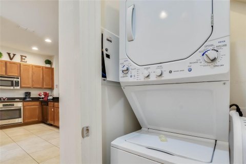 Townhouse in Kissimmee, Florida 3 bedrooms, 136.94 sq.m. № 2305169 - photo 26