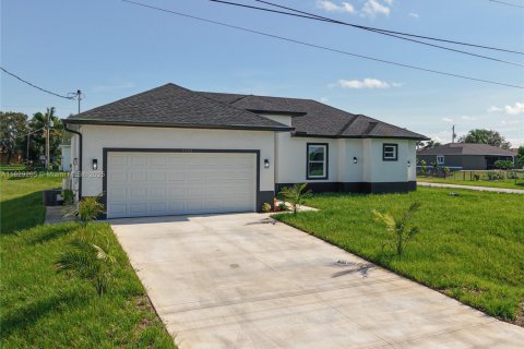 Villa ou maison à vendre à Lehigh Acres, Floride: 4 chambres № 1977291 - photo 2