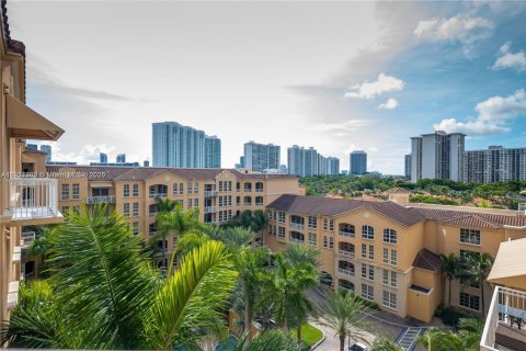 Condo in Aventura, Florida, 2 bedrooms № 1961889 - photo 9