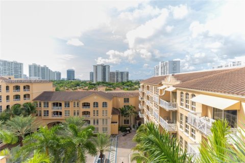Condo in Aventura, Florida, 2 bedrooms № 1961889 - photo 10