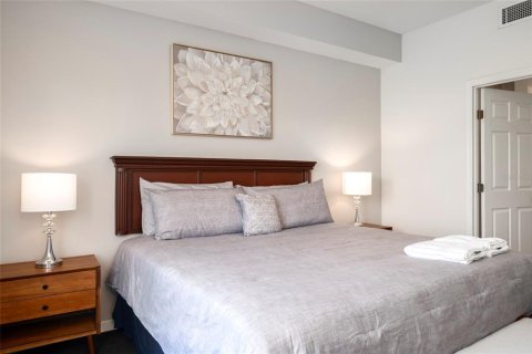 Condo in Orlando, Florida, 2 bedrooms  № 1869626 - photo 16