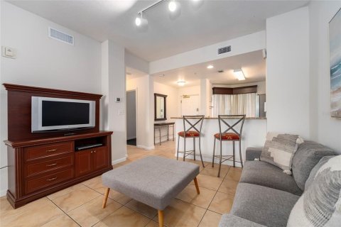 Condo in Orlando, Florida, 2 bedrooms  № 1869626 - photo 6