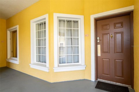 Condo in Orlando, Florida, 2 bedrooms  № 1869626 - photo 2