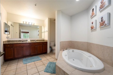 Condo in Orlando, Florida, 2 bedrooms  № 1869626 - photo 18