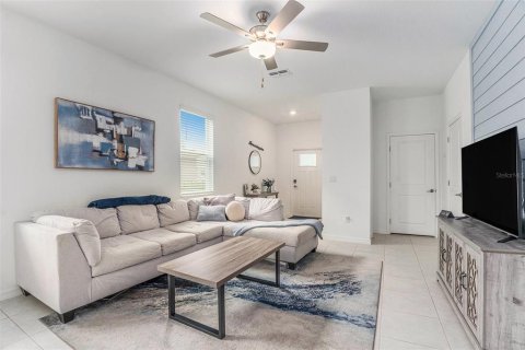 Townhouse in Land O' Lakes, Florida 2 bedrooms, 143.16 sq.m. № 1837891 - photo 6