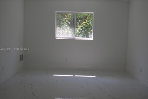 Villa ou maison à louer à Cape Coral, Floride: 3 chambres № 1985913 - photo 8