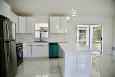 Villa ou maison à louer à Cape Coral, Floride: 3 chambres № 1985913 - photo 6