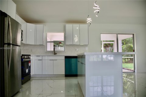 Villa ou maison à louer à Cape Coral, Floride: 3 chambres № 1985913 - photo 14