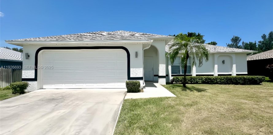 Villa ou maison à Cape Coral, Floride 3 chambres № 1985913