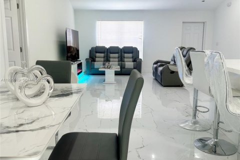 Villa ou maison à louer à Cape Coral, Floride: 3 chambres № 1985913 - photo 24