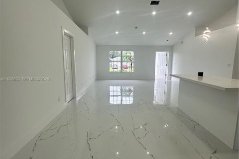 Villa ou maison à louer à Cape Coral, Floride: 3 chambres № 1985913 - photo 16