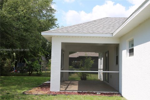 Villa ou maison à louer à Cape Coral, Floride: 3 chambres № 1985913 - photo 2
