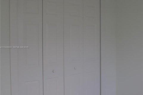 Villa ou maison à louer à Cape Coral, Floride: 3 chambres № 1985913 - photo 11