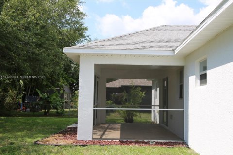 Villa ou maison à louer à Cape Coral, Floride: 3 chambres № 1985913 - photo 3