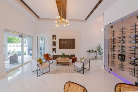 Casa en venta en Cape Coral, Florida, 4 dormitorios, 272.02 m2 № 2269727 - foto 9