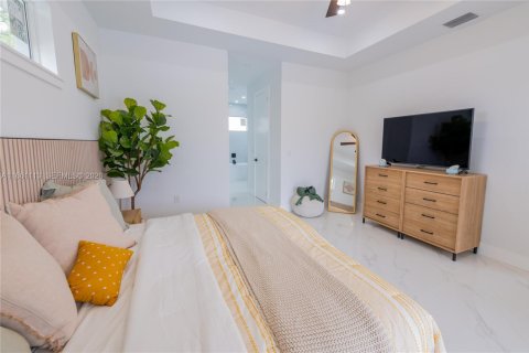 Casa en venta en Cape Coral, Florida, 4 dormitorios, 272.02 m2 № 2269727 - foto 20
