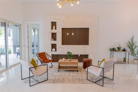 Casa en venta en Cape Coral, Florida, 4 dormitorios, 272.02 m2 № 2269727 - foto 10