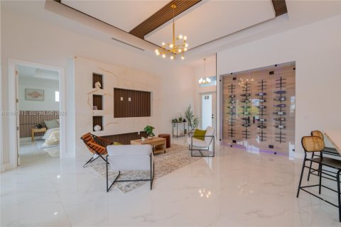 Casa en venta en Cape Coral, Florida, 4 dormitorios, 272.02 m2 № 2269727 - foto 8