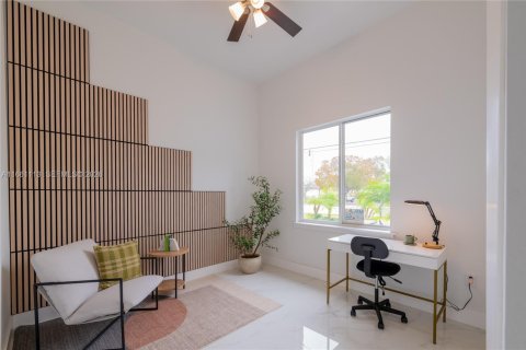 Casa en venta en Cape Coral, Florida, 4 dormitorios, 272.02 m2 № 2269727 - foto 23
