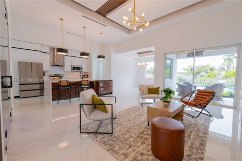 Casa en venta en Cape Coral, Florida, 4 dormitorios, 272.02 m2 № 2269727 - foto 5
