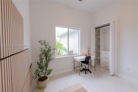 Casa en venta en Cape Coral, Florida, 4 dormitorios, 272.02 m2 № 2269727 - foto 26