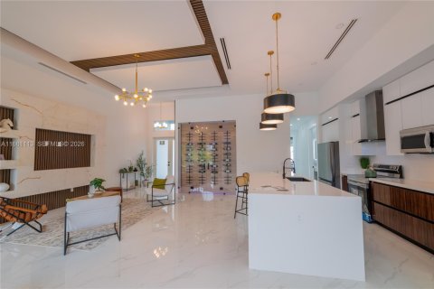 Casa en venta en Cape Coral, Florida, 4 dormitorios, 272.02 m2 № 2269727 - foto 7