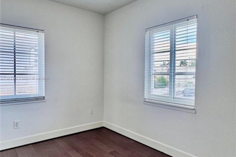 Снять в аренду кондоминиум в Майами-Бич, Флорида 2 спальни, 74.32м2, № 1897860 - фото 7