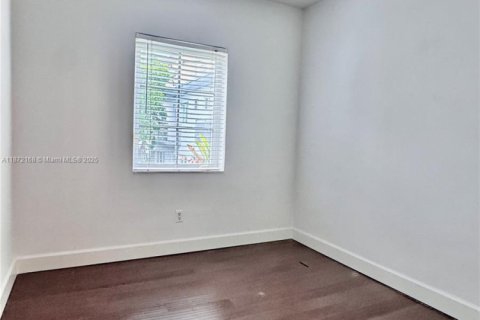 Снять в аренду кондоминиум в Майами-Бич, Флорида 2 спальни, 74.32м2, № 1897860 - фото 8