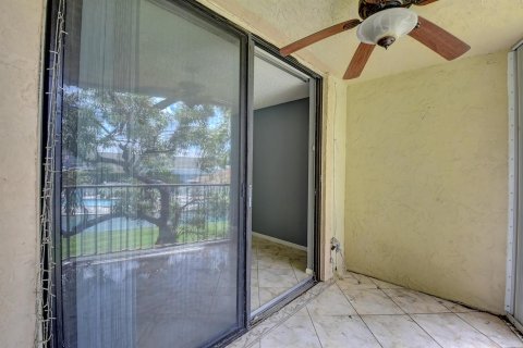 Condo in Lantana, Florida, 2 bedrooms № 2262107 - photo 25