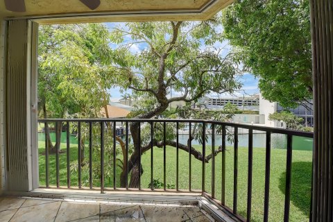 Condo in Lantana, Florida, 2 bedrooms № 2262107 - photo 22