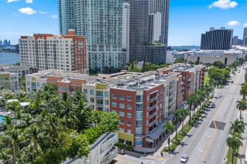 Copropriété à vendre à Miami, Floride: 2 chambres, 119.66 m2 № 1867674 - photo 22
