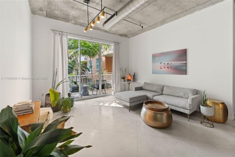 Copropriété à vendre à Miami, Floride: 2 chambres, 119.66 m2 № 1867674 - photo 1