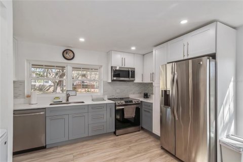 Casa en venta en Ocala, Florida, 3 dormitorios, 261.24 m2 № 2134660 - foto 8