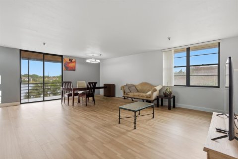 Condominio en venta en Miami, Florida, 2 dormitorios, 116.41 m2 № 2182373 - foto 8