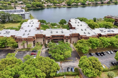 Condominio en venta en Miami, Florida, 2 dormitorios, 116.41 m2 № 2182373 - foto 19