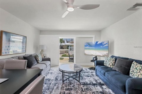 Condo in Sarasota, Florida, 1 bedroom  № 2391019 - photo 5