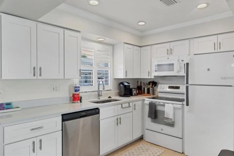 Condo in Sarasota, Florida, 1 bedroom  № 2391019 - photo 8