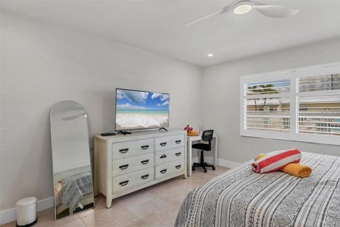 Condo in Sarasota, Florida, 1 bedroom  № 2391019 - photo 12