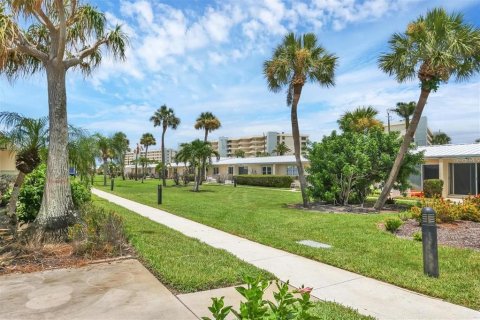 Condo in Sarasota, Florida, 1 bedroom  № 2391019 - photo 17