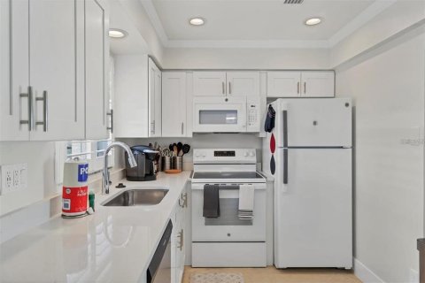 Condo in Sarasota, Florida, 1 bedroom  № 2391019 - photo 9