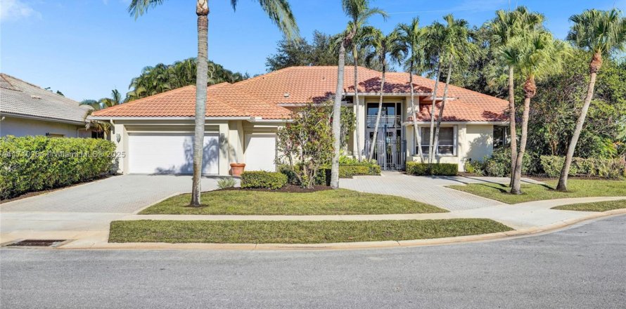 House in Boca Raton, Florida 3 bedrooms, 315.03 sq.m. № 1473912
