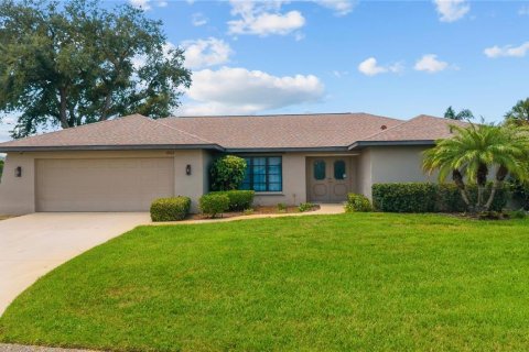 House in Venice, Florida 3 bedrooms, 240.52 sq.m. № 2308938