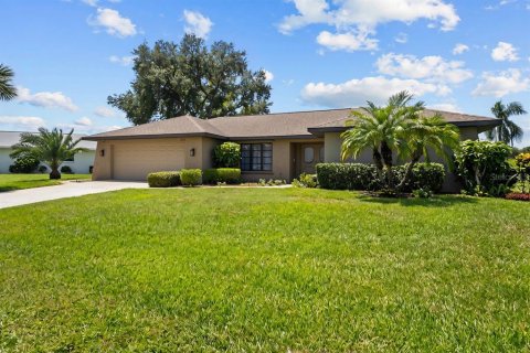 House in Venice, Florida 3 bedrooms, 240.52 sq.m. № 2308938 - photo 2