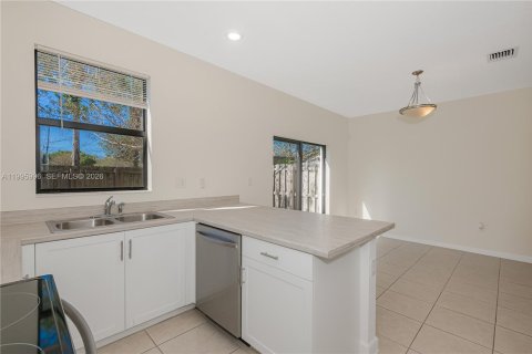 Townhouse in Miami, Florida 3 bedrooms, 138.33 sq.m. № 2066263 - photo 11