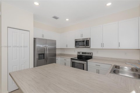 Townhouse in Miami, Florida 3 bedrooms, 138.33 sq.m. № 2066263 - photo 4