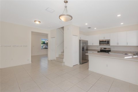 Townhouse in Miami, Florida 3 bedrooms, 138.33 sq.m. № 2066263 - photo 9