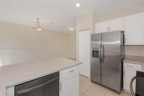 Townhouse in Miami, Florida 3 bedrooms, 138.33 sq.m. № 2066263 - photo 10
