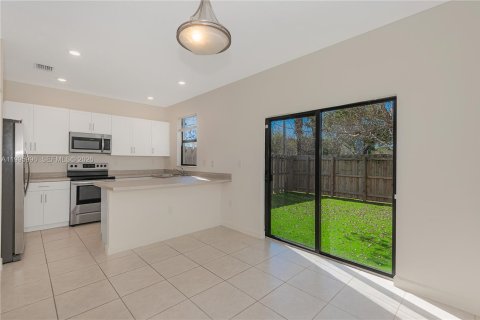 Townhouse in Miami, Florida 3 bedrooms, 138.33 sq.m. № 2066263 - photo 6