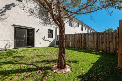 Townhouse in Miami, Florida 3 bedrooms, 138.33 sq.m. № 2066263 - photo 25