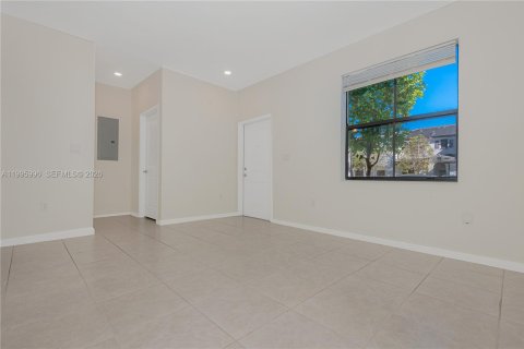 Townhouse in Miami, Florida 3 bedrooms, 138.33 sq.m. № 2066263 - photo 5